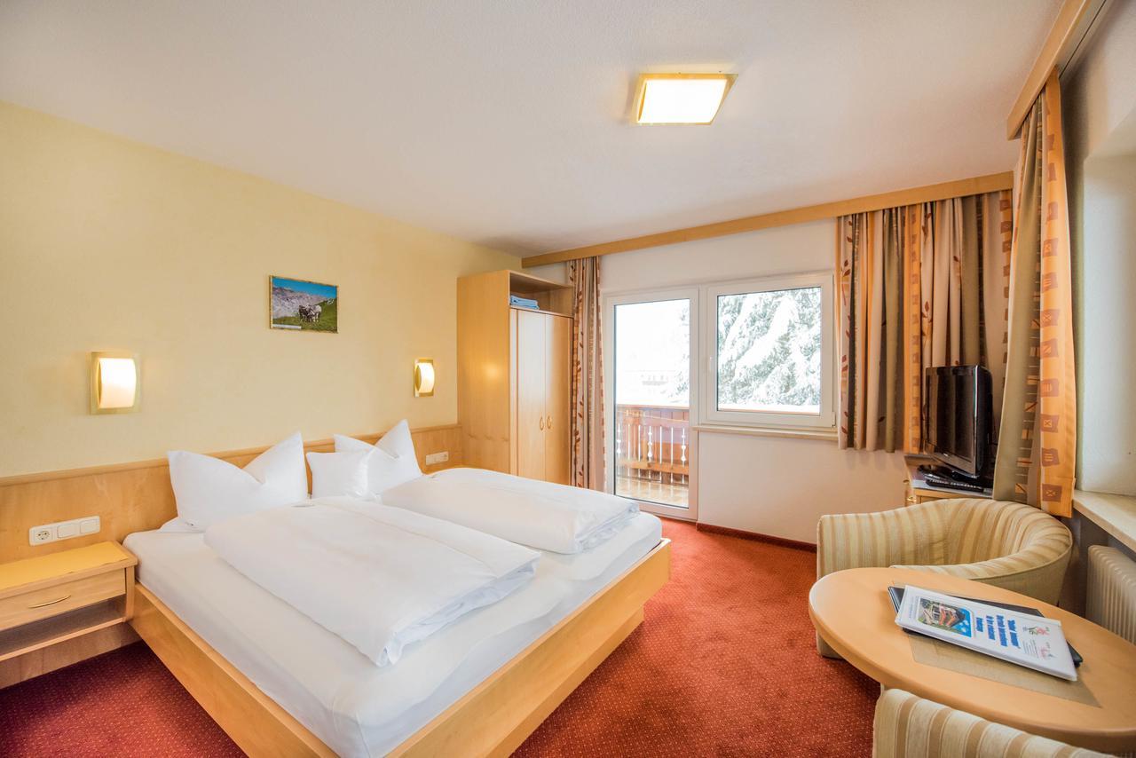 Hotel Garni Waldhof - Wohlfuehlen Am Lech Stanzach Luaran gambar